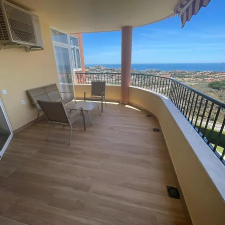 El Mirador Apartment *
